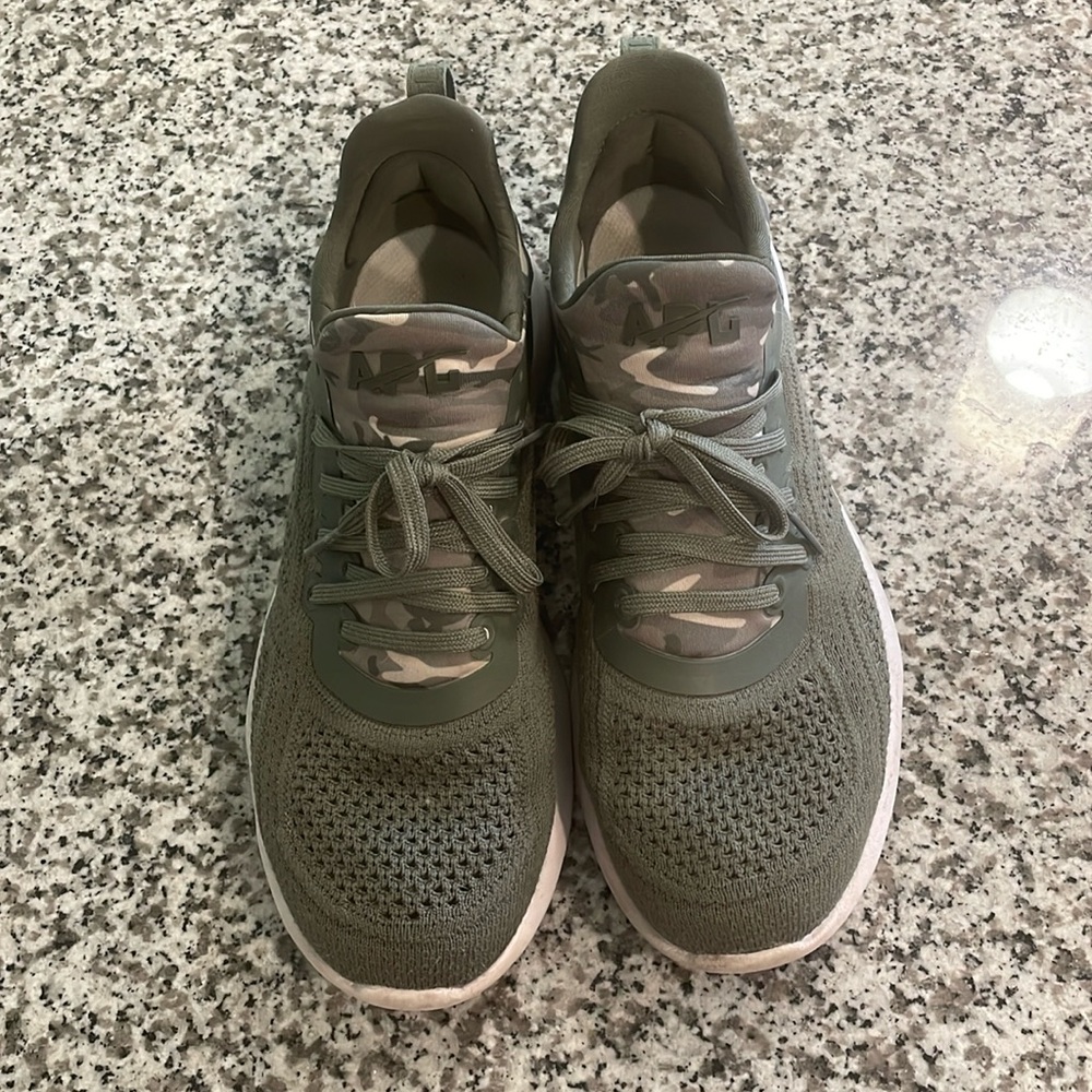 APL Women's TechLoom Tracer in Hunter Green Size 8